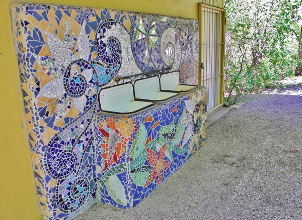 Comment poser de la mosaïque murale ?